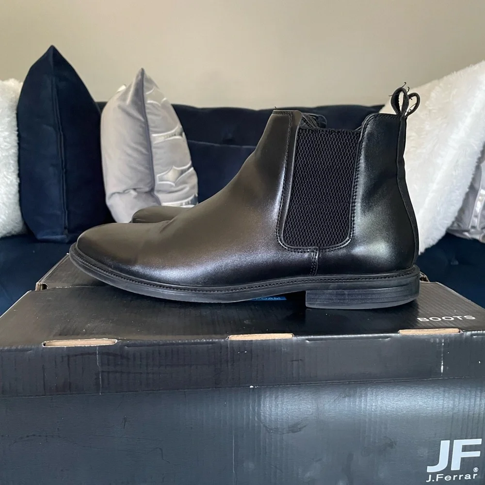 jf j.ferrar Black Leather Chukka Boots
